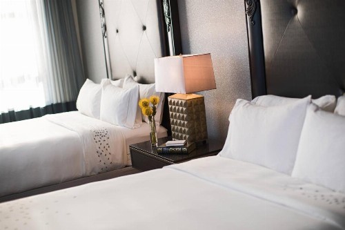 Renaissance Pittsburgh Hotel - image 5