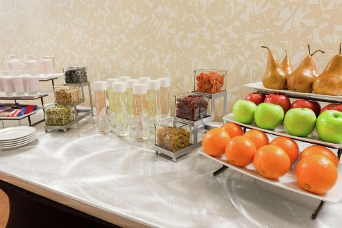 Hilton Garden Inn Pittsburgh University Place - image 10