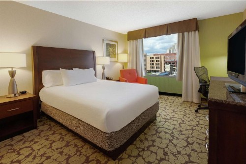 Hilton Garden Inn Pittsburgh University Place - image 16