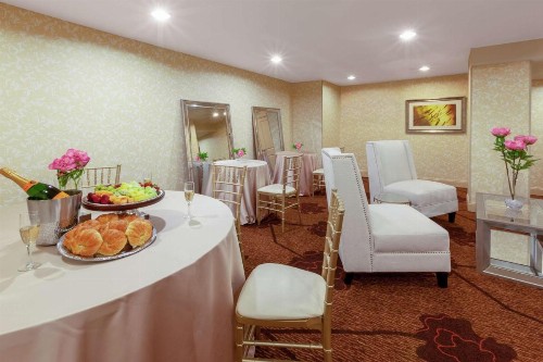 Hilton Garden Inn Pittsburgh University Place - image 28