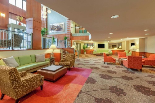 Hilton Garden Inn Pittsburgh University Place - image 3