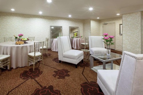 Hilton Garden Inn Pittsburgh University Place - image 38