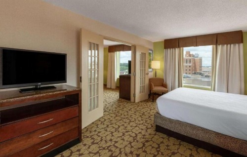 Hilton Garden Inn Pittsburgh University Place - image 40