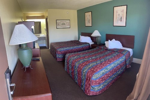 Hilltop Inn Pittsburgh - image 14