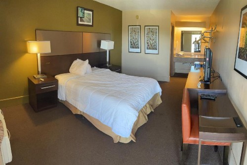 Hilltop Inn Pittsburgh - image 9