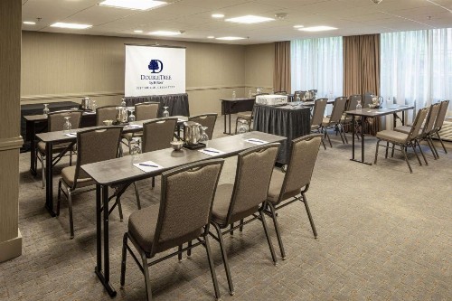 DoubleTree by Hilton Pittsburgh-Green Tree - image 21