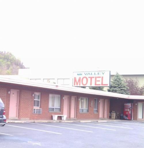 Valley Motel Pittsburgh - image 34
