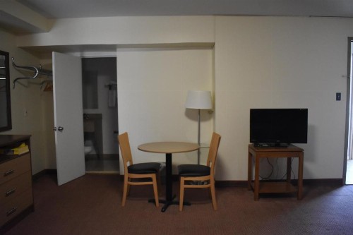South Hills Motel - image 19
