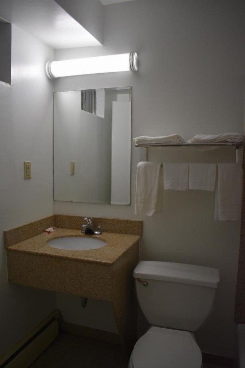 South Hills Motel - image 32