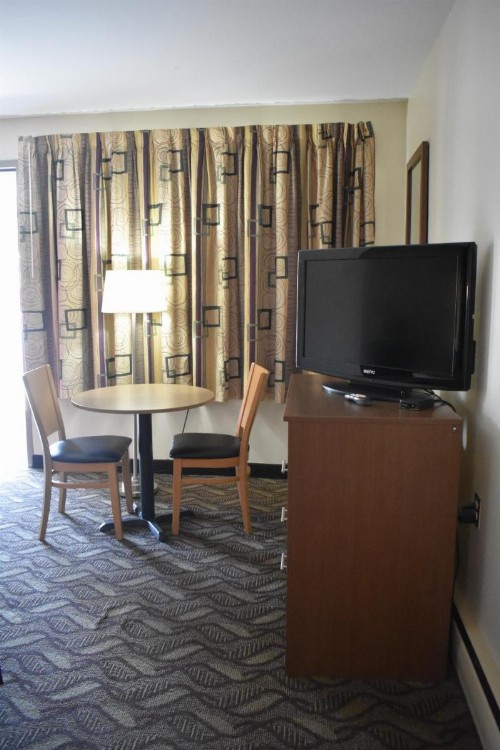 South Hills Motel - image 8