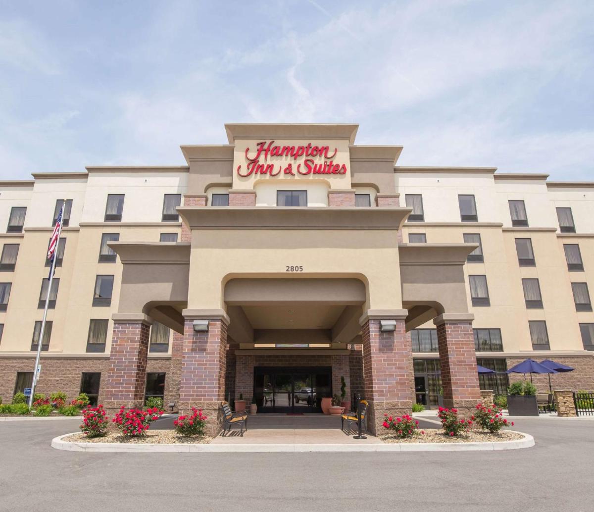 Hampton Inn & Suites - Pittsburgh/Harmarville PA - main image