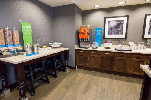 Hampton Inn & Suites - Pittsburgh/Harmarville PA - image 12