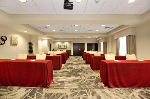 Hampton Inn & Suites - Pittsburgh/Harmarville PA - image 6