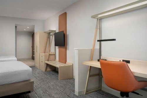 Holiday Inn Express & Suites Pittsburgh North Shore an IHG Hotel - image 46