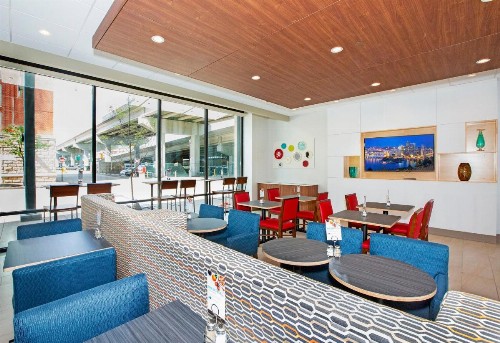 Holiday Inn Express & Suites Pittsburgh North Shore an IHG Hotel - image 49