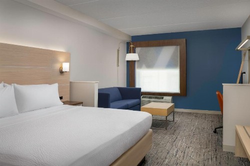 Holiday Inn Express & Suites Pittsburgh North Shore an IHG Hotel - image 50