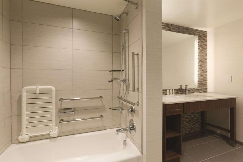 Homewood Suites by Hilton Pittsburgh Downtown - image 7