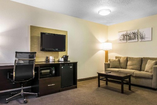 Sleep Inn & Suites Pittsburgh - image 18
