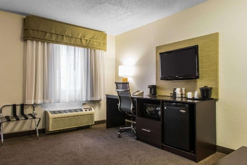 Sleep Inn & Suites Pittsburgh - image 19