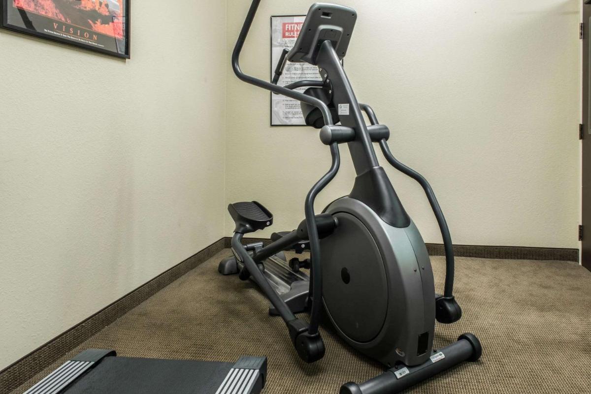 Sleep Inn & Suites Pittsburgh - image 6