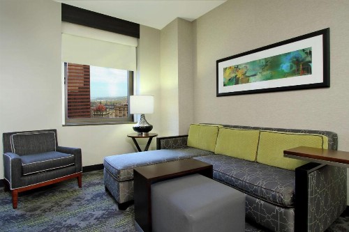 Embassy Suites Pittsburgh-Downtown - image 3