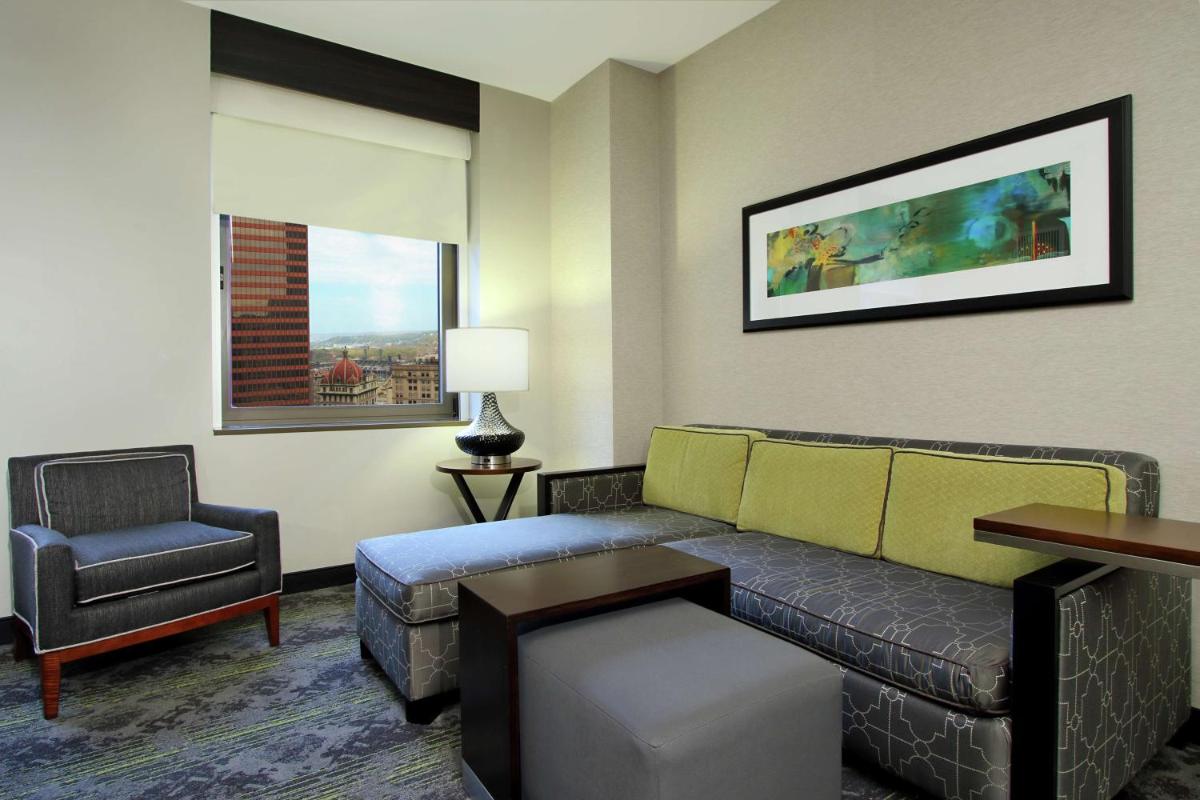 Embassy Suites Pittsburgh-Downtown - image 3