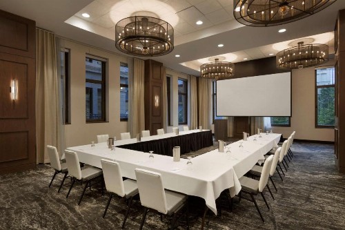 Embassy Suites Pittsburgh-Downtown - image 4