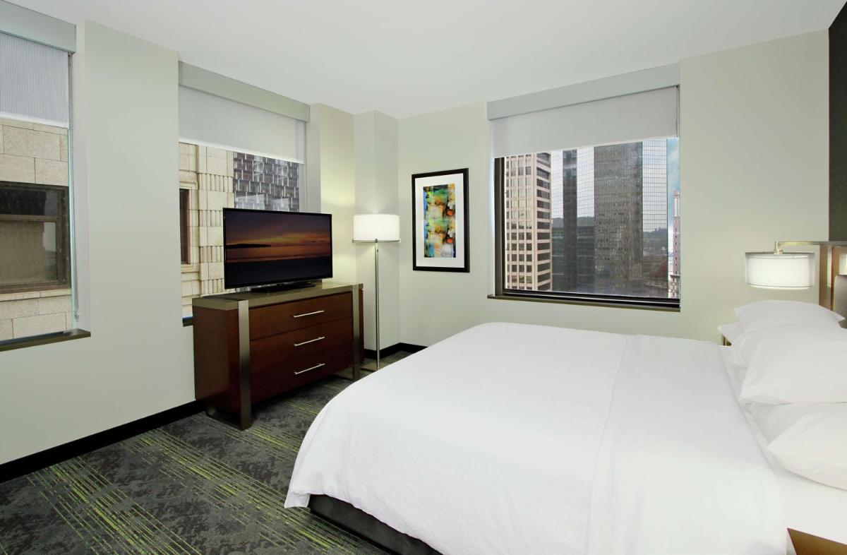 Embassy Suites Pittsburgh-Downtown - image 5