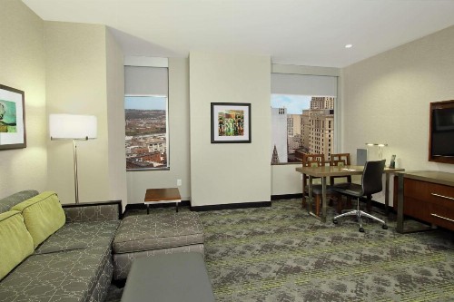 Embassy Suites Pittsburgh-Downtown - image 6