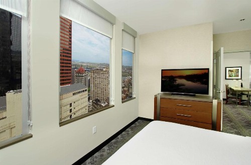 Embassy Suites Pittsburgh-Downtown - image 7