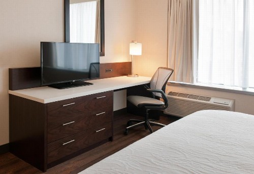 Hilton Garden Inn Pittsburgh Downtown - image 12
