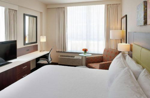 Hilton Garden Inn Pittsburgh Downtown - image 3