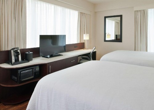 Hilton Garden Inn Pittsburgh Downtown - image 8