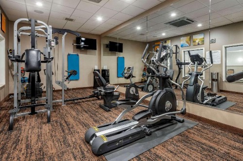 Comfort Inn & Suites Pittsburgh - image 27