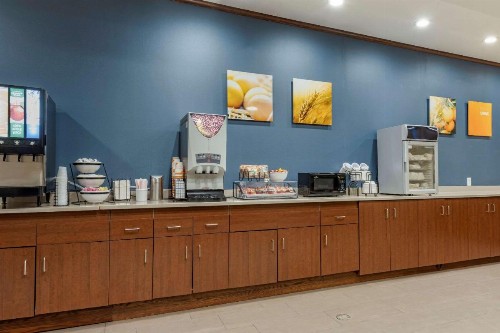 Comfort Inn & Suites Pittsburgh - image 29