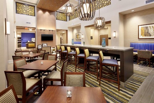 Hampton Inn & Suites Pittsburgh Airport South/Settlers Ridge - image 14