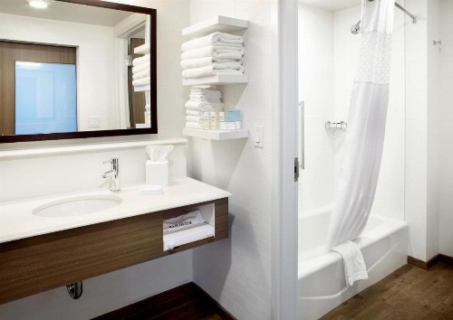 Hampton Inn & Suites Pittsburgh Airport South/Settlers Ridge - image 19