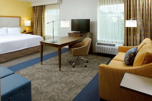 Hampton Inn & Suites Pittsburgh Airport South/Settlers Ridge - image 3