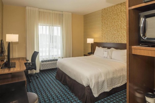 Fairfield Inn & Suites by Marriott Pittsburgh North/McCandless Crossing - image 13