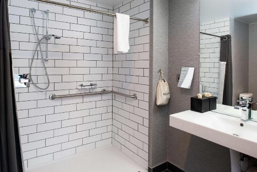 Distrikt Hotel Pittsburgh Curio Collection by Hilton - image 14