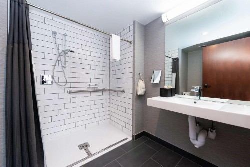Distrikt Hotel Pittsburgh Curio Collection by Hilton - image 16