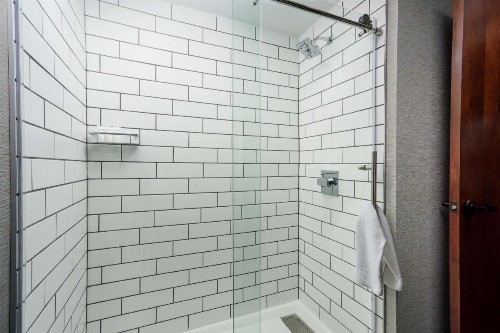 Distrikt Hotel Pittsburgh Curio Collection by Hilton - image 18