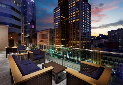 Distrikt Hotel Pittsburgh Curio Collection by Hilton - image 2