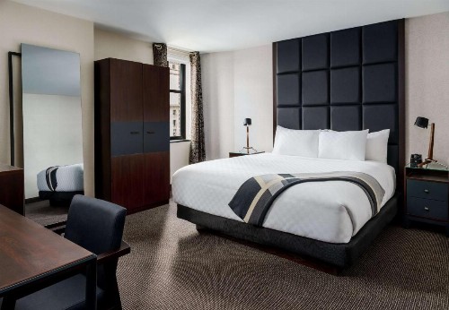 Distrikt Hotel Pittsburgh Curio Collection by Hilton - image 28