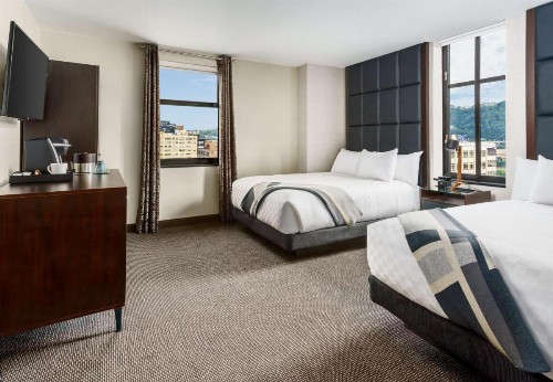 Distrikt Hotel Pittsburgh Curio Collection by Hilton - image 32