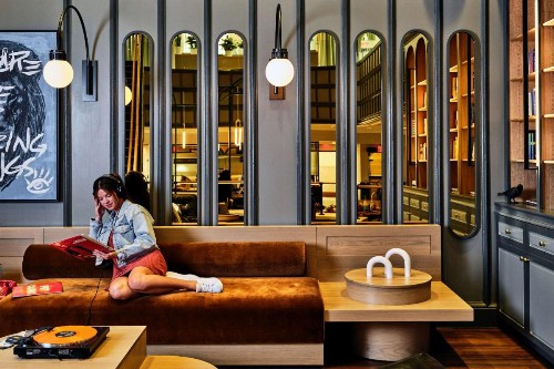 Distrikt Hotel Pittsburgh Curio Collection by Hilton - image 4