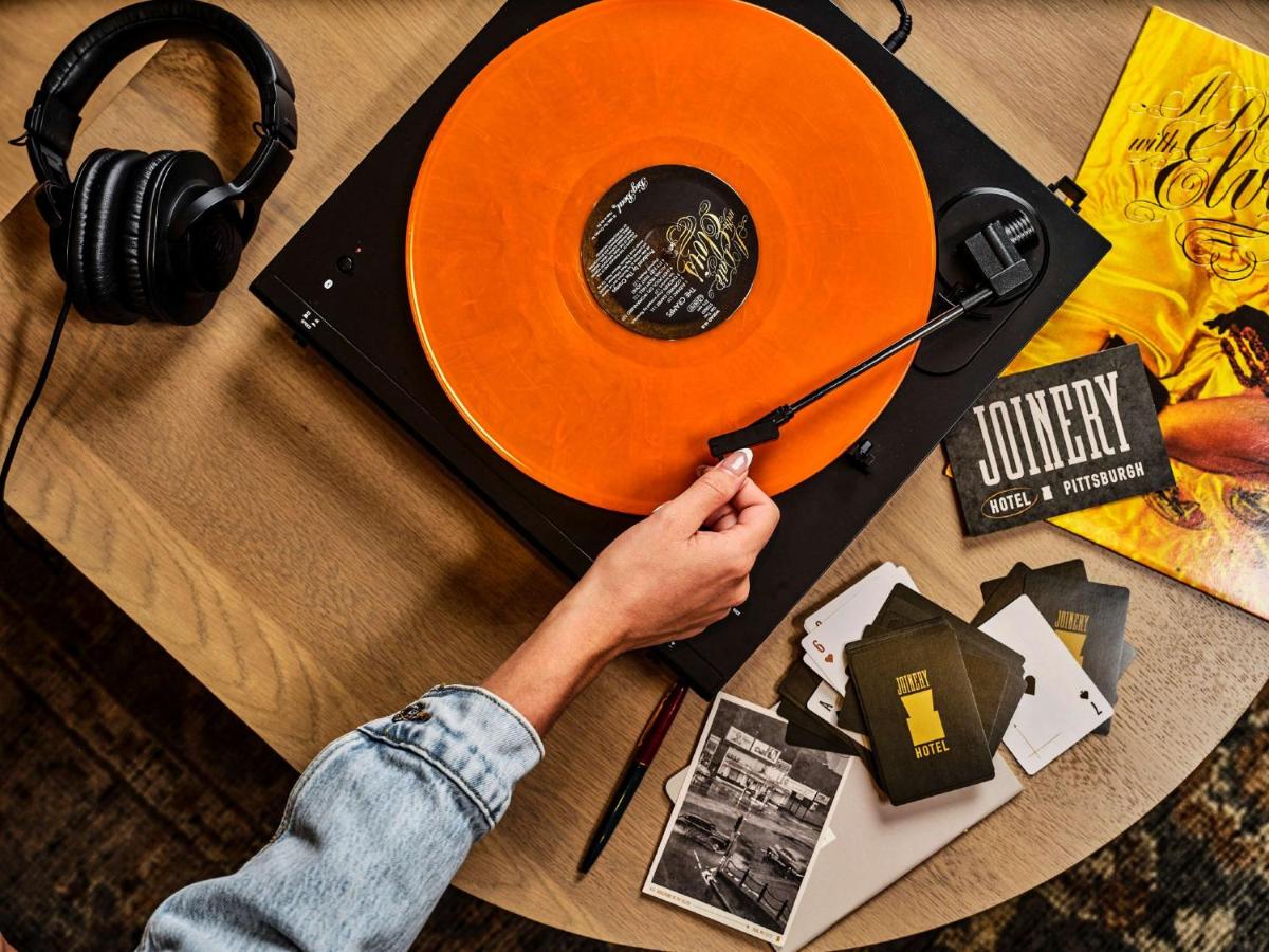 Distrikt Hotel Pittsburgh Curio Collection by Hilton - image 5