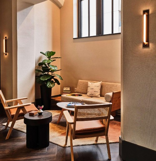 Distrikt Hotel Pittsburgh Curio Collection by Hilton - image 7