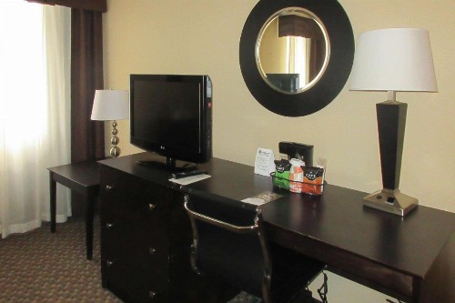 MainStay Suites - image 2