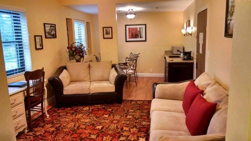 Historic Cary House Hotel - image 24